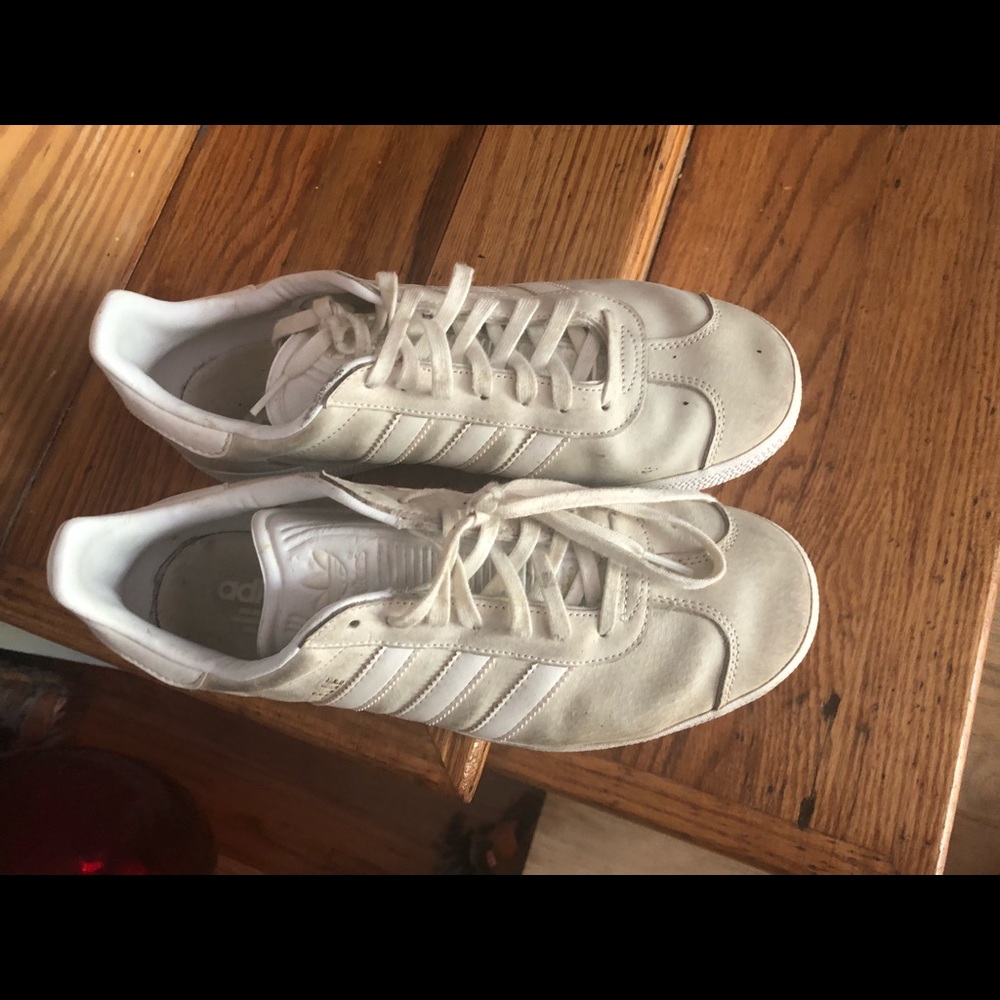 ADIDAS GAZELLE size 8 off white